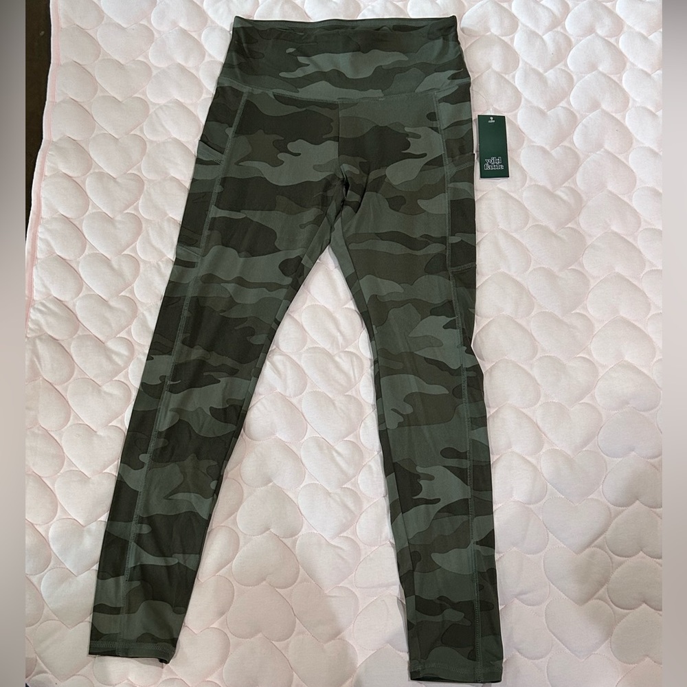 🛑 SOLD~NWT Wild Fable Leggings